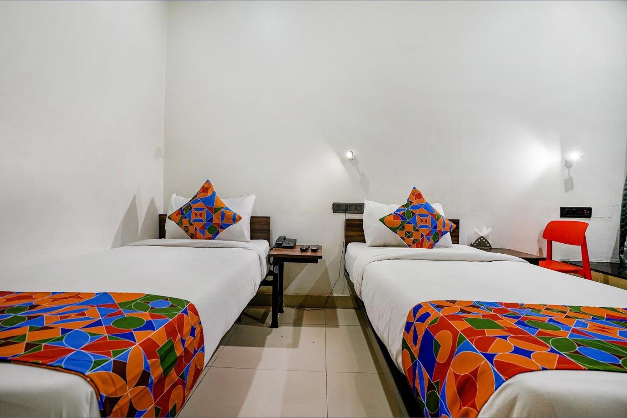 Fabhotel Lotus I Surat Ngoại thất bức ảnh