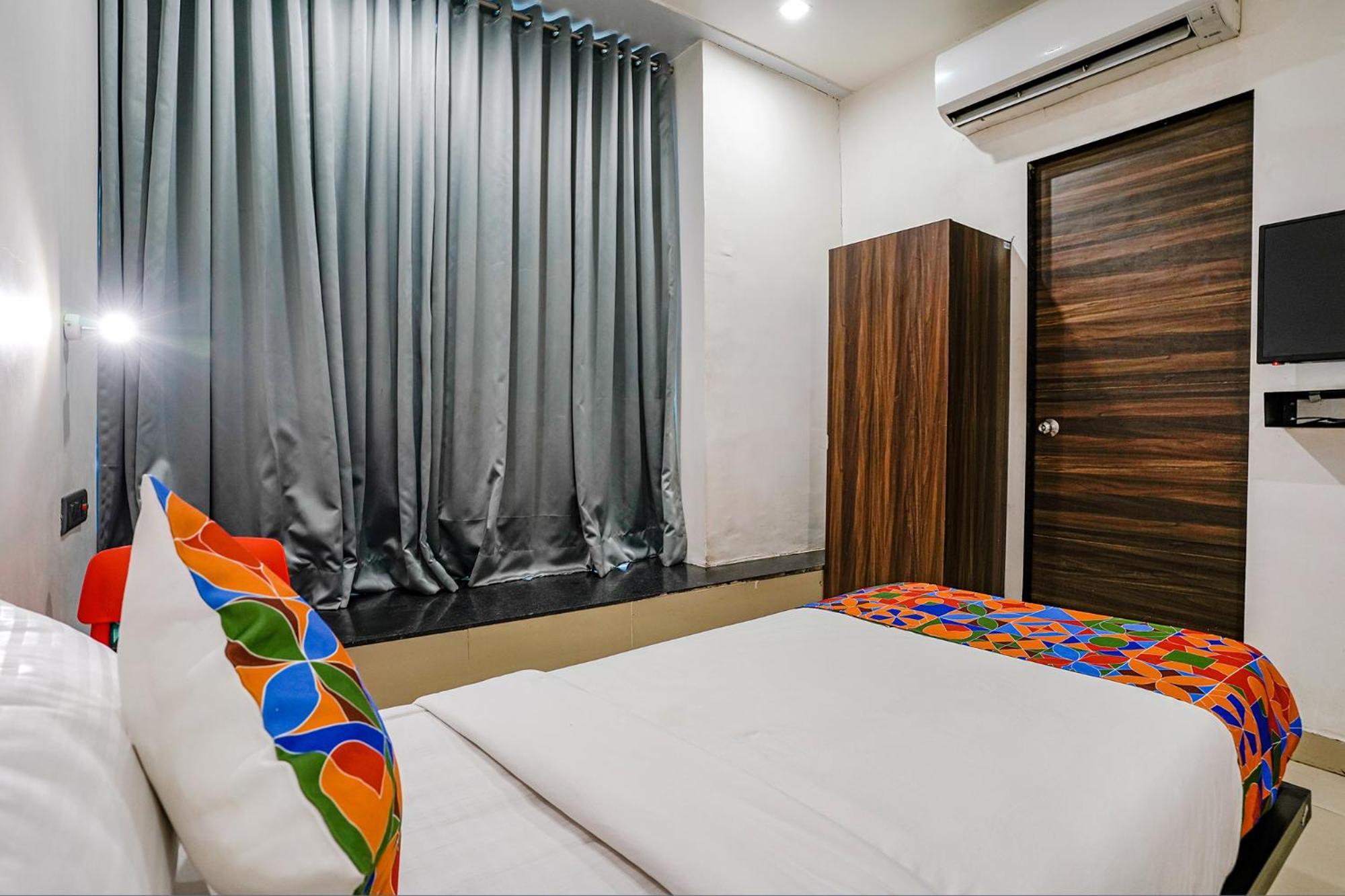 Fabhotel Lotus I Surat Ngoại thất bức ảnh