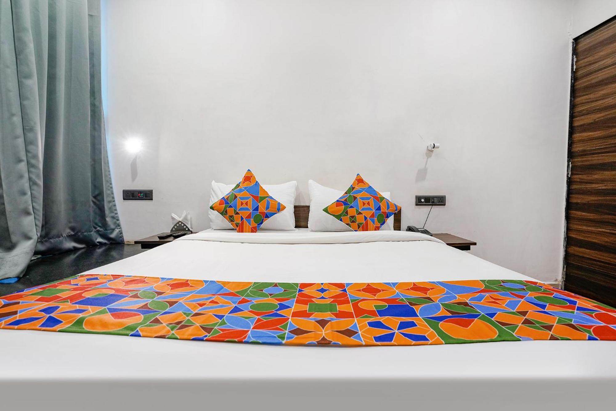 Fabhotel Lotus I Surat Ngoại thất bức ảnh