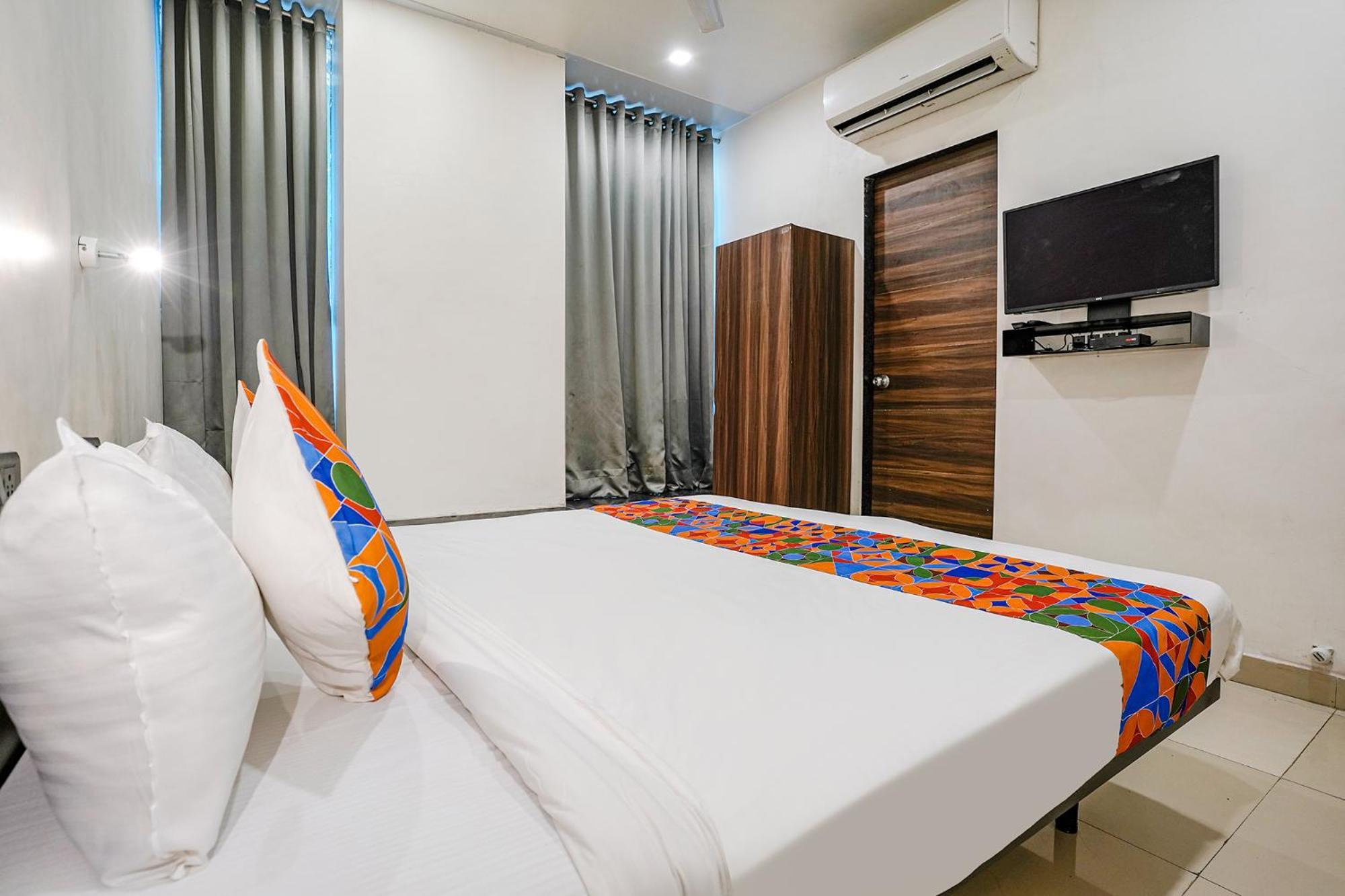 Fabhotel Lotus I Surat Ngoại thất bức ảnh