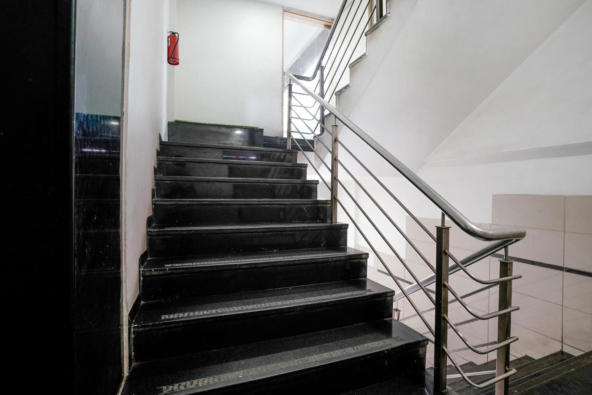 Fabhotel Lotus I Surat Ngoại thất bức ảnh