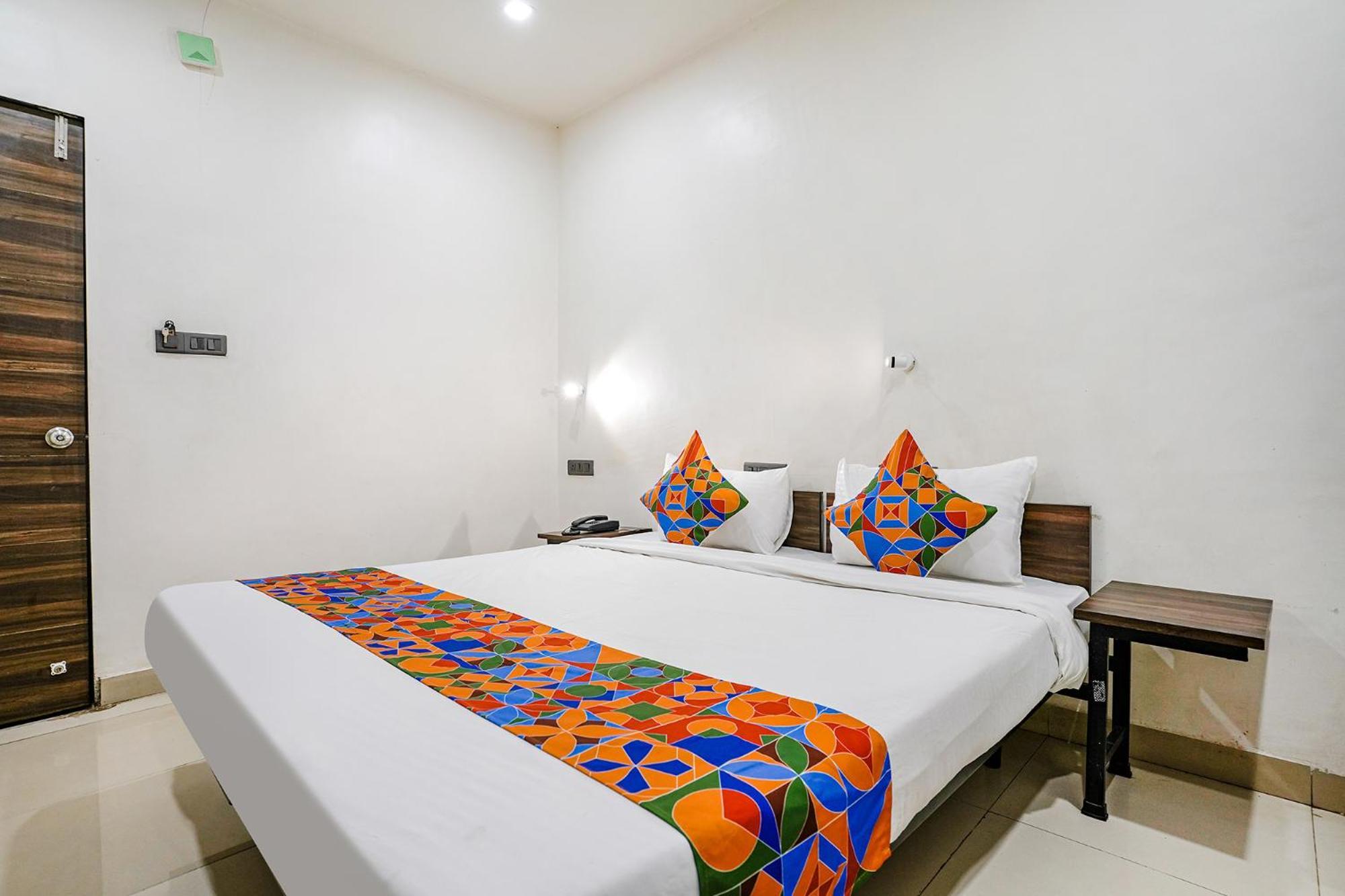 Fabhotel Lotus I Surat Ngoại thất bức ảnh