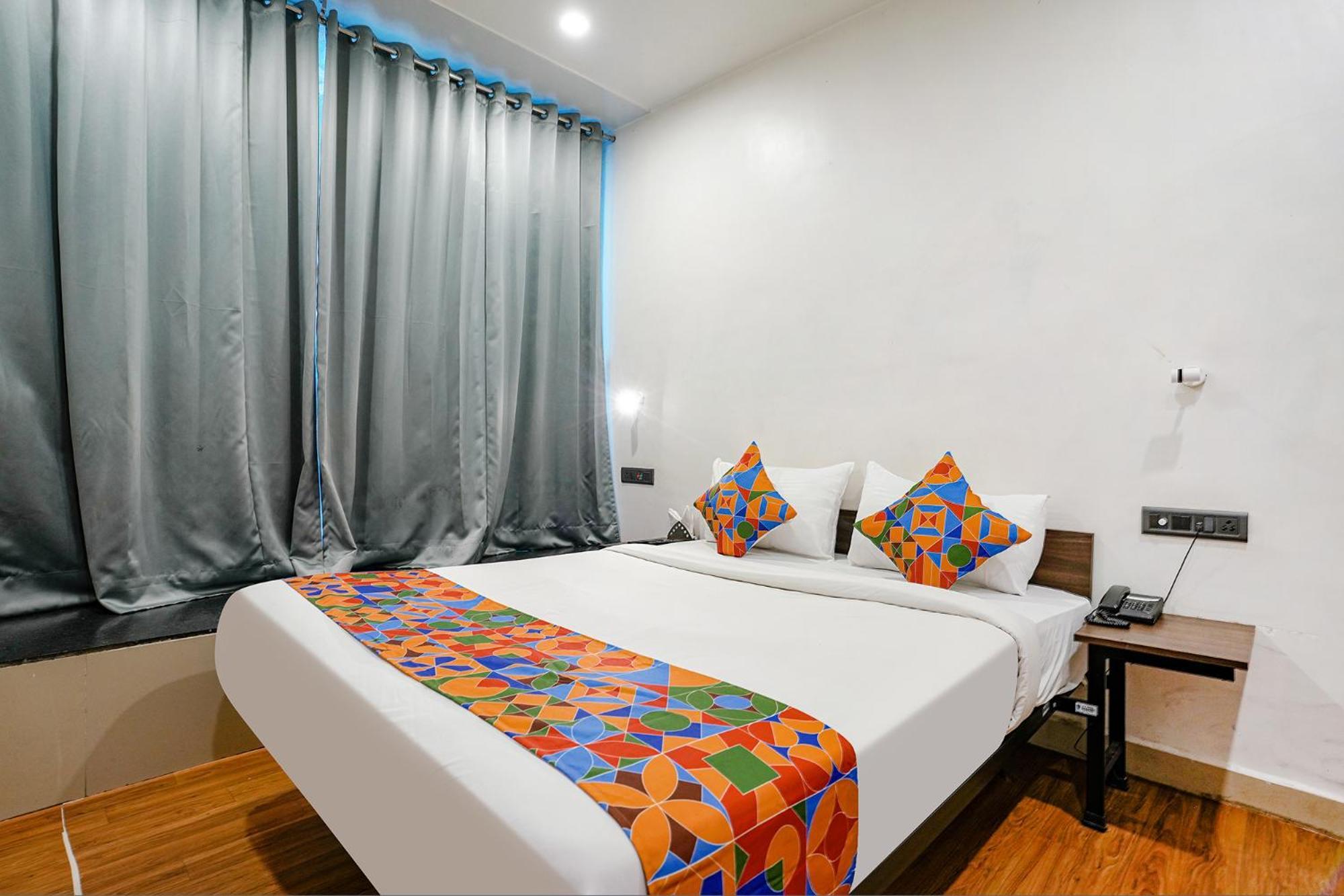 Fabhotel Lotus I Surat Ngoại thất bức ảnh