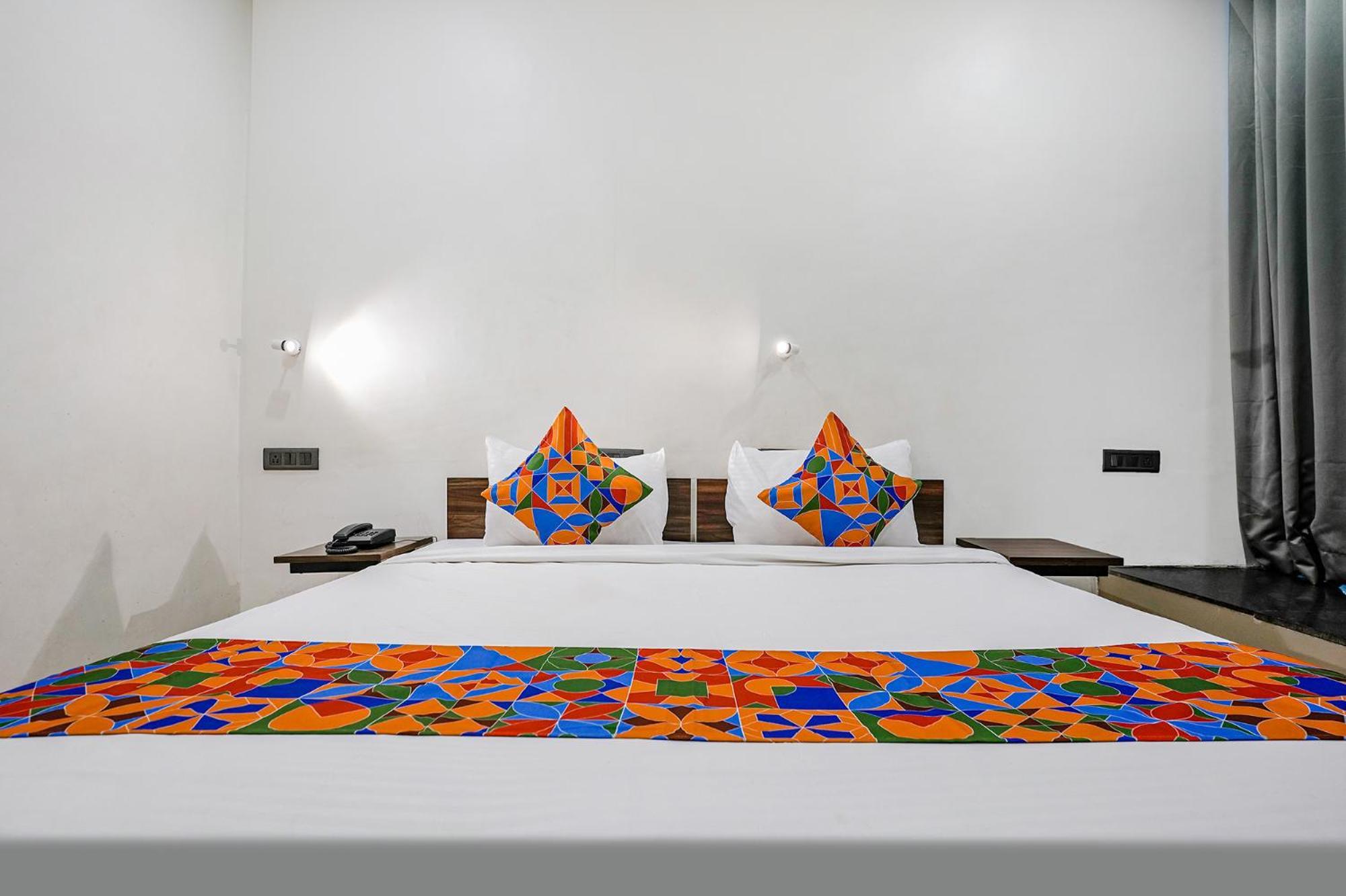 Fabhotel Lotus I Surat Ngoại thất bức ảnh