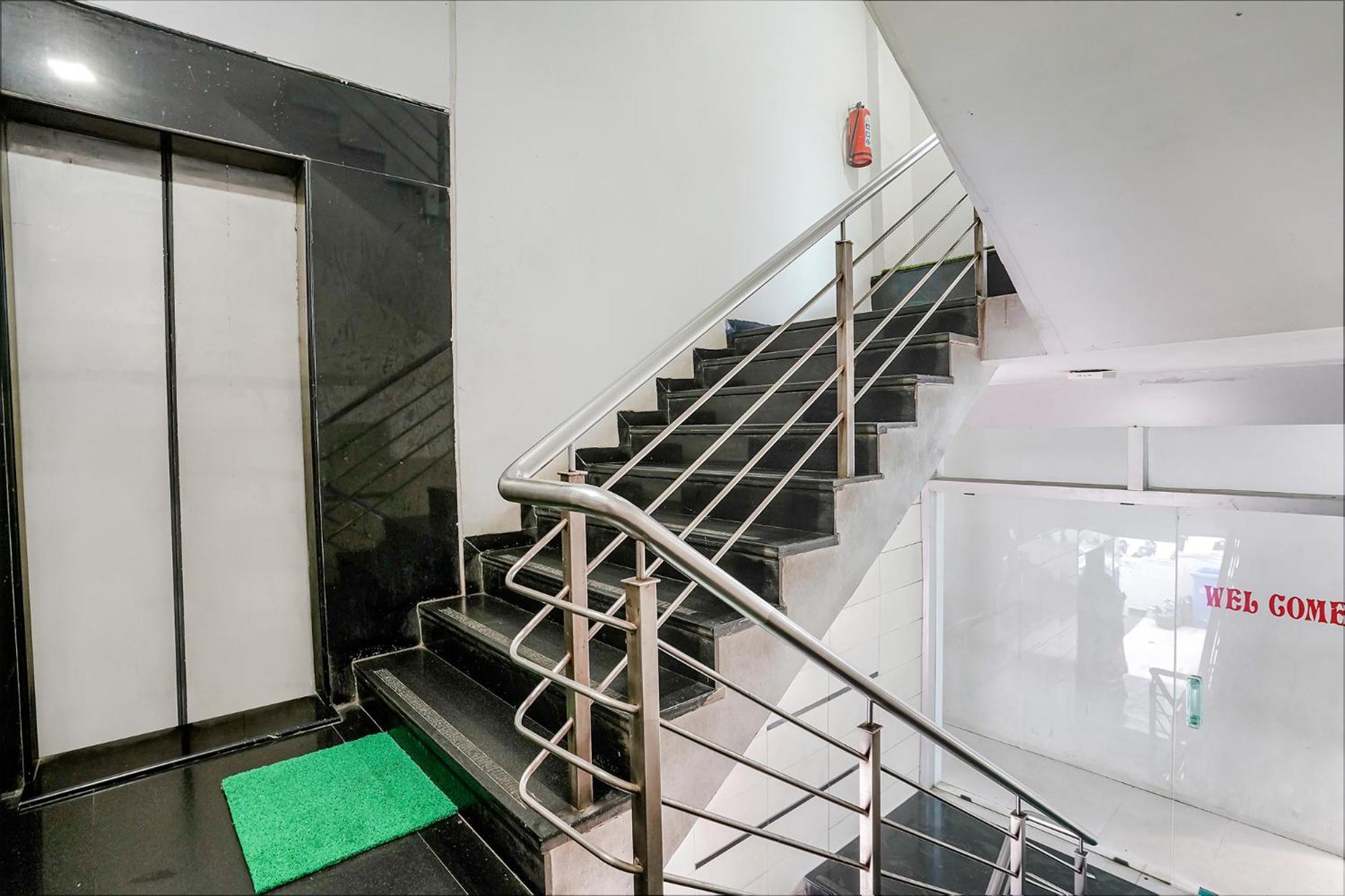 Fabhotel Lotus I Surat Ngoại thất bức ảnh